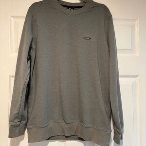 Oakley Men’s Long Sleeve Crew Neck Sweater, EUC - Gray - M